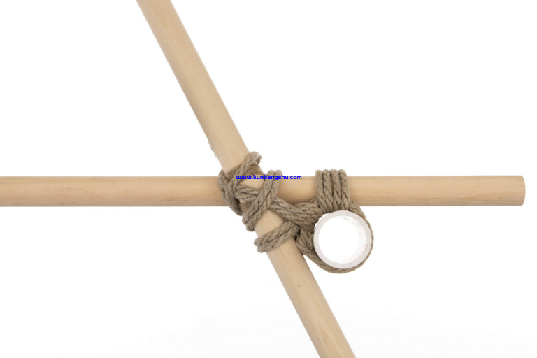 竹子捆绑-连接到杆子或竹子的交界处